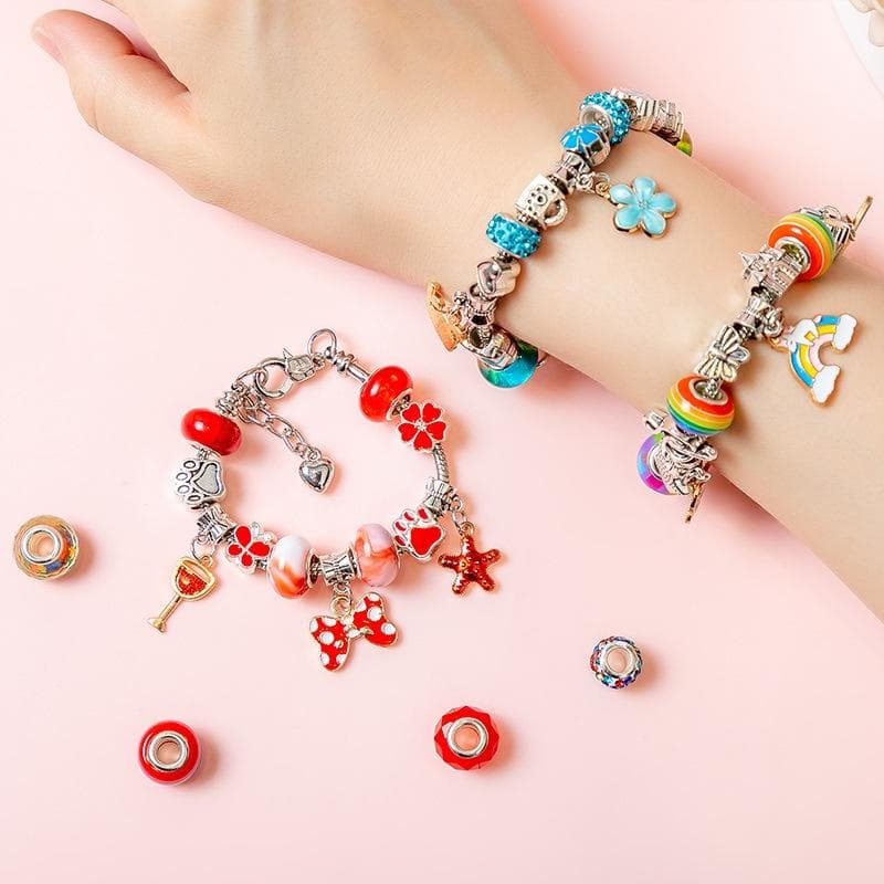 Charm Vòng Tay Độc Quyền Tại Làng Đại Học - Phụ Kiện Đang Gây Sốt Trong Giới Trẻ
