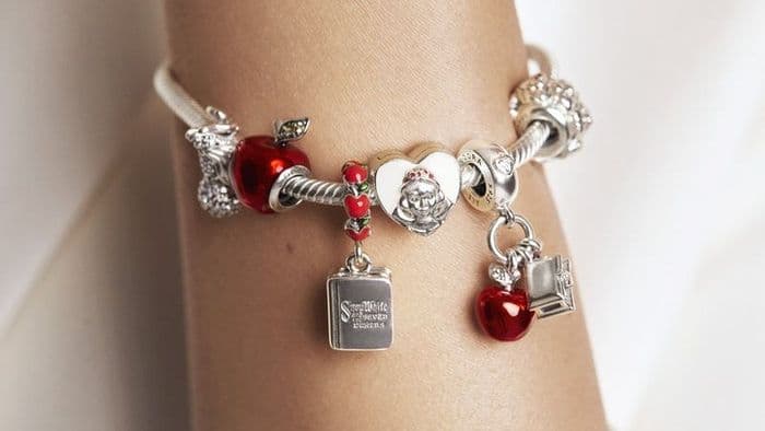 Quy trình làm vòng tay handmade tỉ mỉ