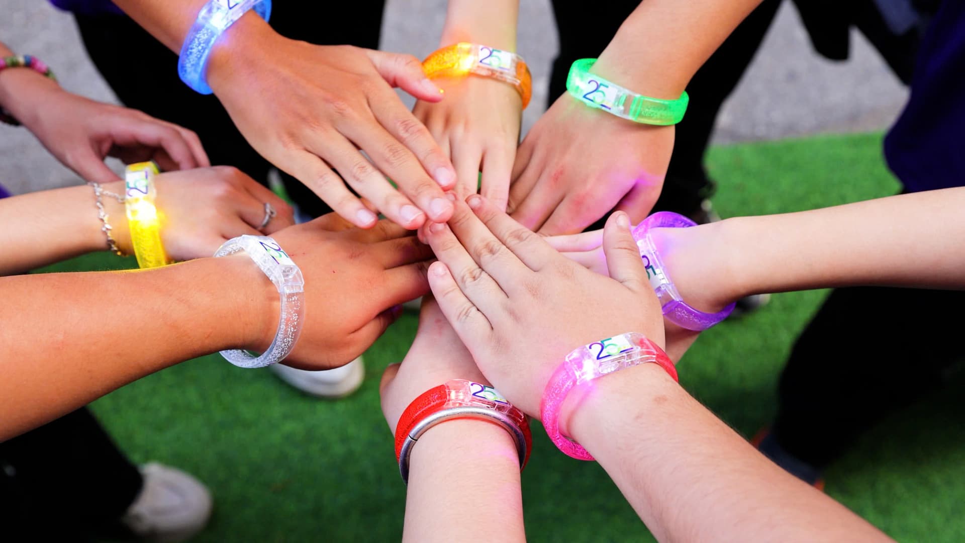 Charm vòng tay với giá cả hợp lý cho sinh viên