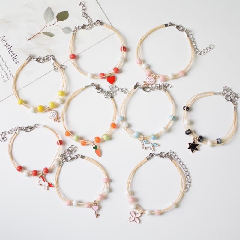 Vòng tay nhóm bạn thân