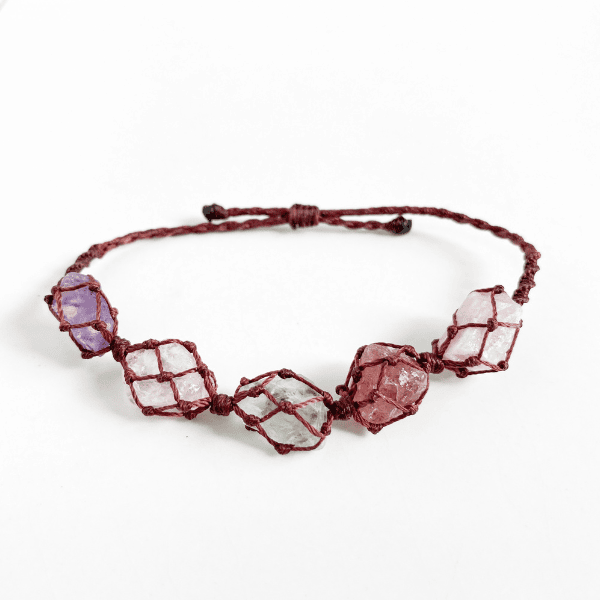 6 Ý Nghĩa Sâu Sắc Của Vòng Tay Handmade - Món Quà Tặng Chạm Đến Trái Tim