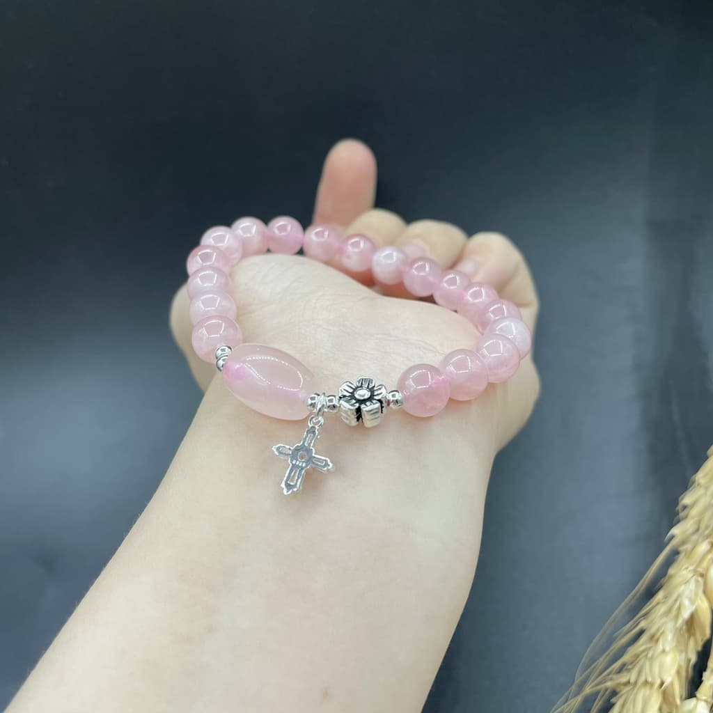 Quá trình làm vòng tay handmade như liệu pháp tinh thần