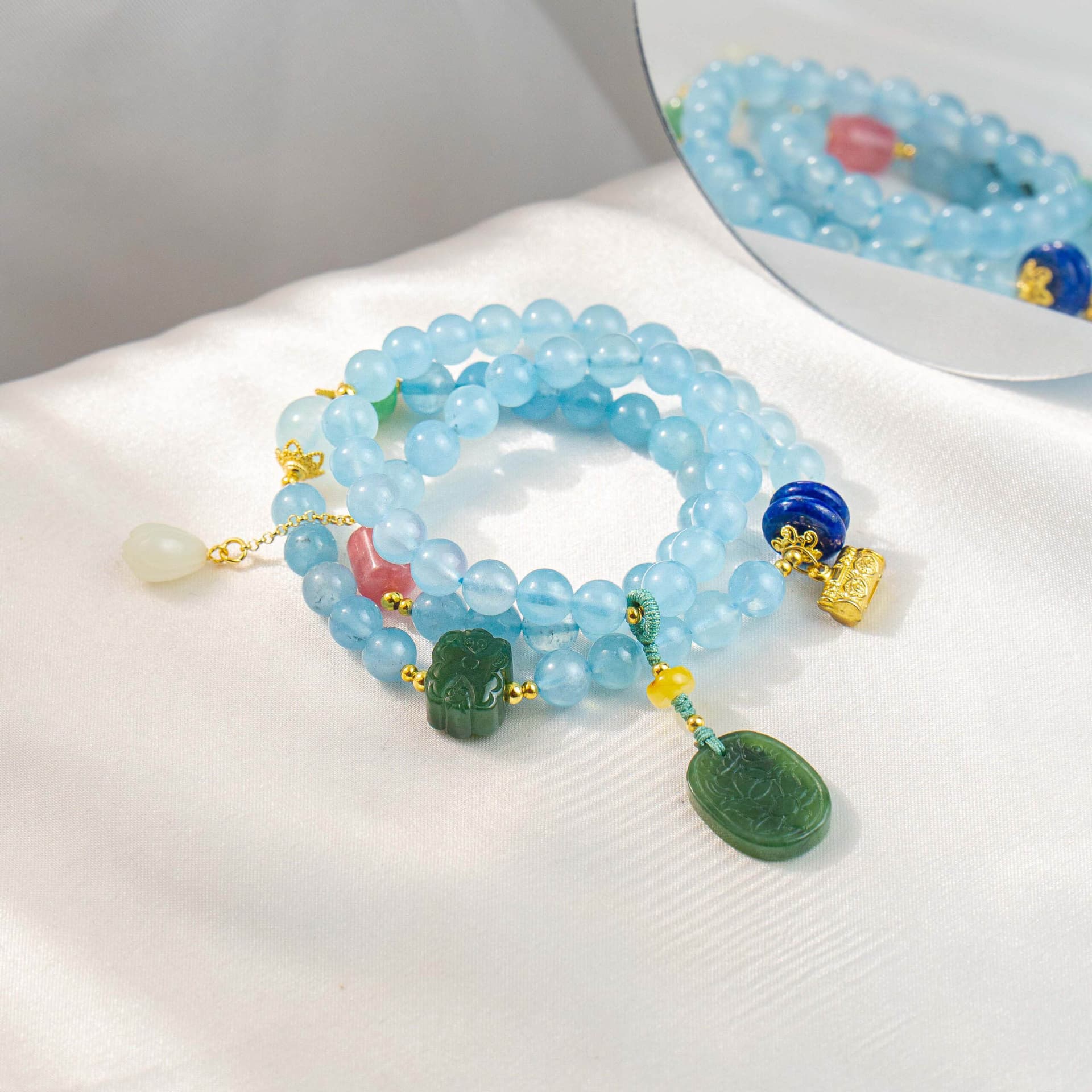 Vòng tay handmade mang đậm văn hóa dân tộc