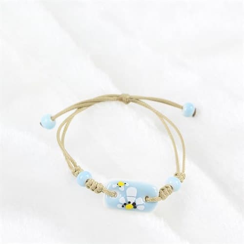 Xu hướng vòng tay hot trend tại Làng Đại Học