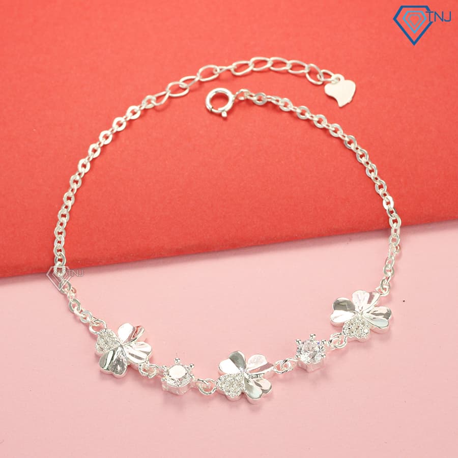 Vòng tay mang theo cảm xúc