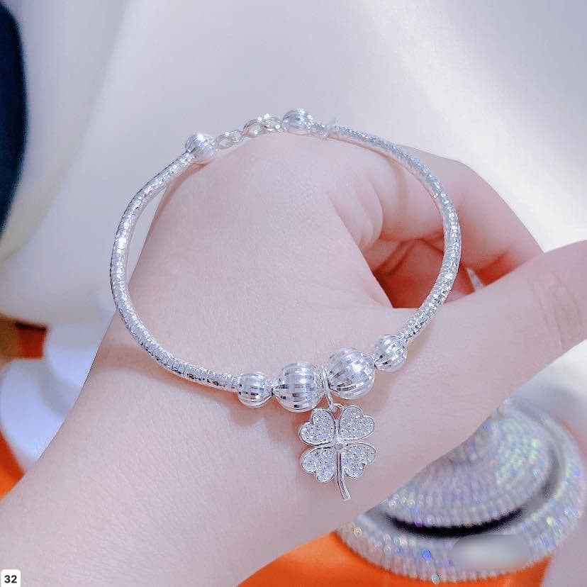 Vòng tay độc bản và mang phong cách riêng